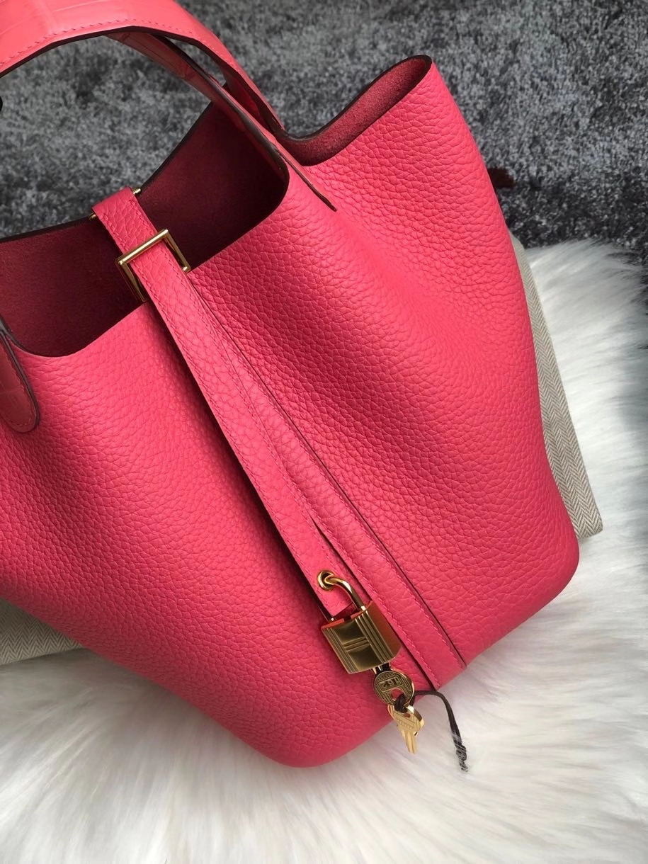 Hermès（爱马仕）Picotin 18cm 唇膏粉 rose azalee 小牛皮 拼 杜鹃红 鳄鱼手腕 金扣