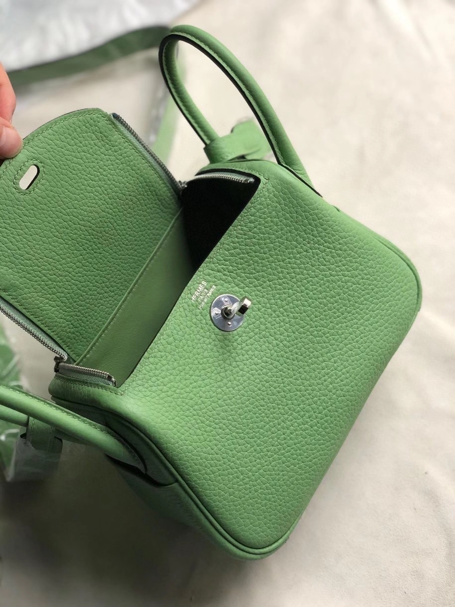 Hermès（爱马仕）Mini lindy 3i 牛油果绿 vert criquet 银扣 顶级手缝  现货