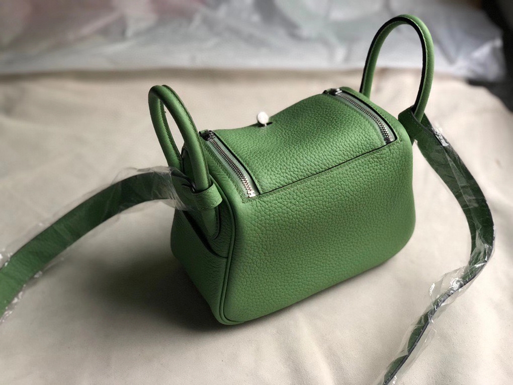 Hermès（爱马仕）Mini lindy 3i 牛油果绿 vert criquet 银扣 顶级手缝  现货