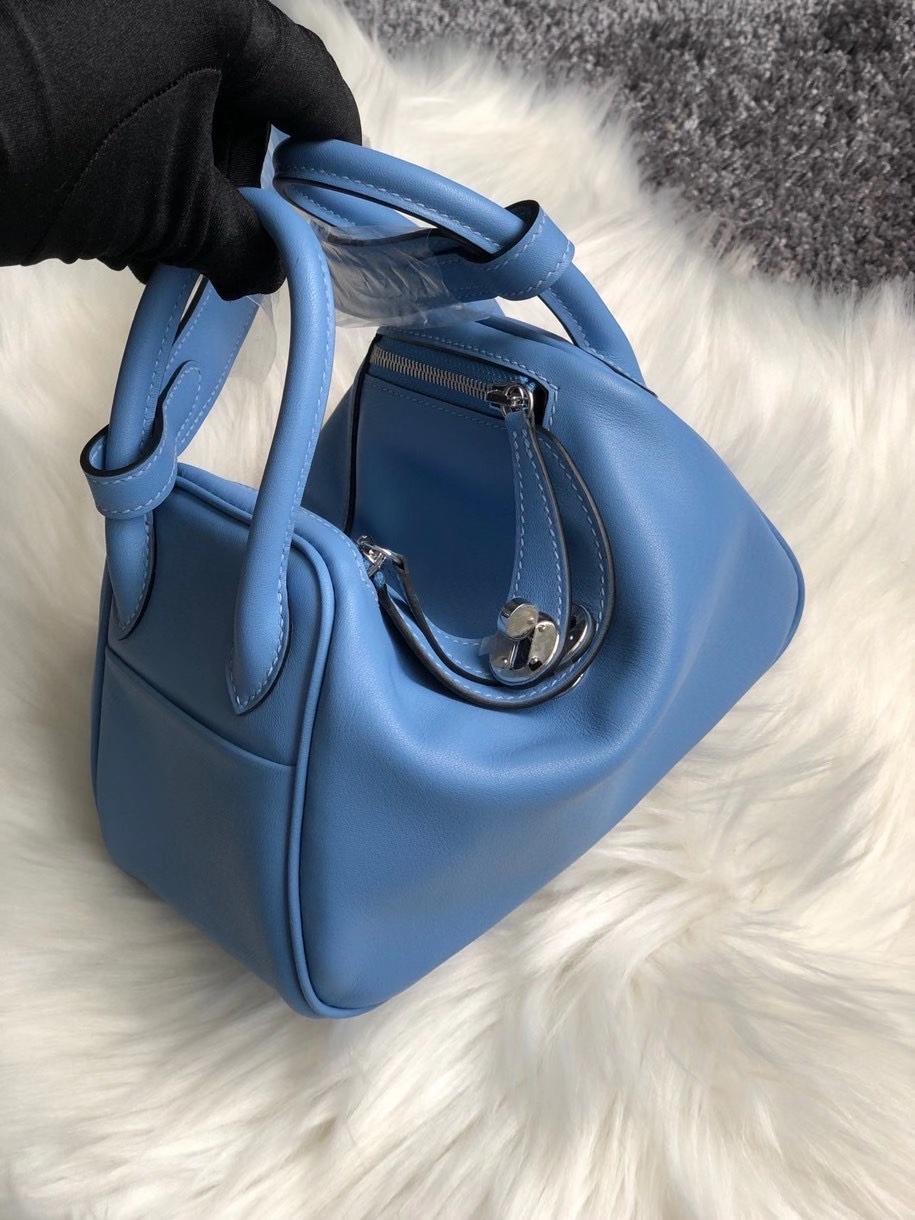 Hermès(爱马仕)Mini lindy swift 天堂蓝 银扣 顶级手缝 定制-拉尔森鳄鱼皮具定制 - 爱马仕包包官网 Hermès(爱马仕)Mini lindy swift 天堂蓝 银扣 顶级手缝 定制