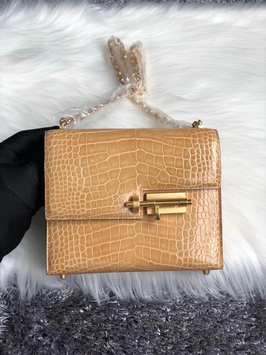 Hermès（爱马仕）Verrou 17cm Alligator shiny 亮面鳄鱼 杏色 奶茶色 金扣 顶级手缝 现货