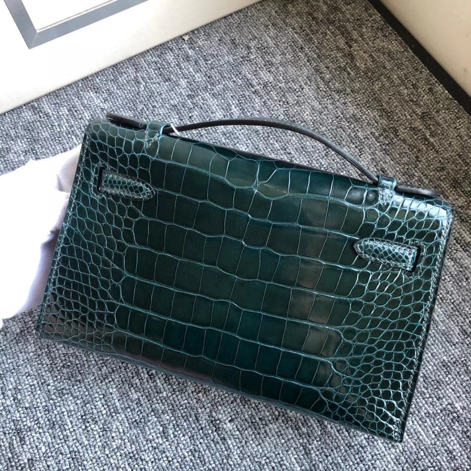 Hermès(爱马仕)Mini pochette 22cm Alligator shiny 亮面鳄鱼 1p鸭子绿 金扣 顶级手缝 现货-拉尔森鳄鱼皮具定制 - 爱马仕包包官网 Hermès(爱马仕)Mini pochette 22cm Alligator shiny 亮面鳄鱼 1p鸭子绿 金扣 顶级手缝 现货