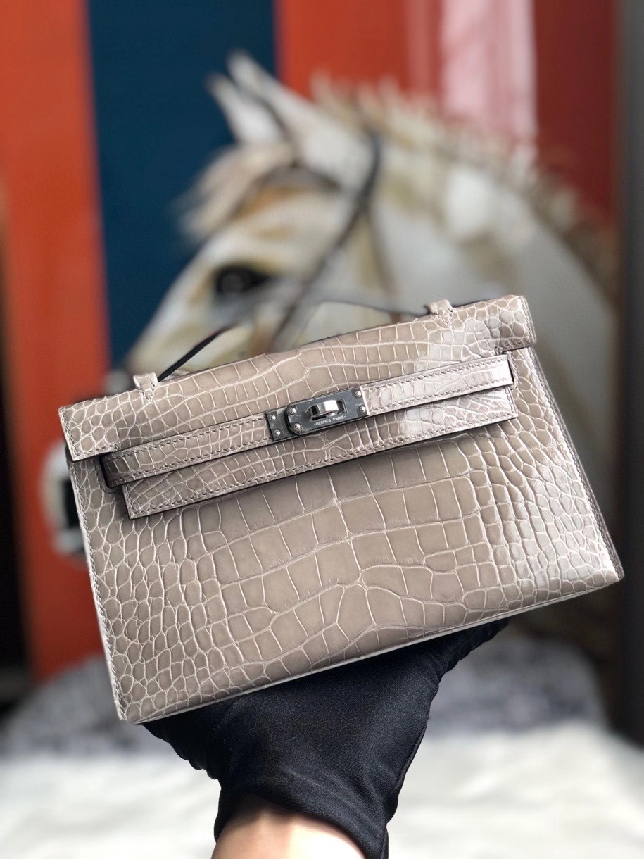 Hermès（爱马仕）Mini kelly pochette 22cm Alligator shiny 亮面鳄鱼 ck81 斑鸠灰 Gris T 银扣 手包