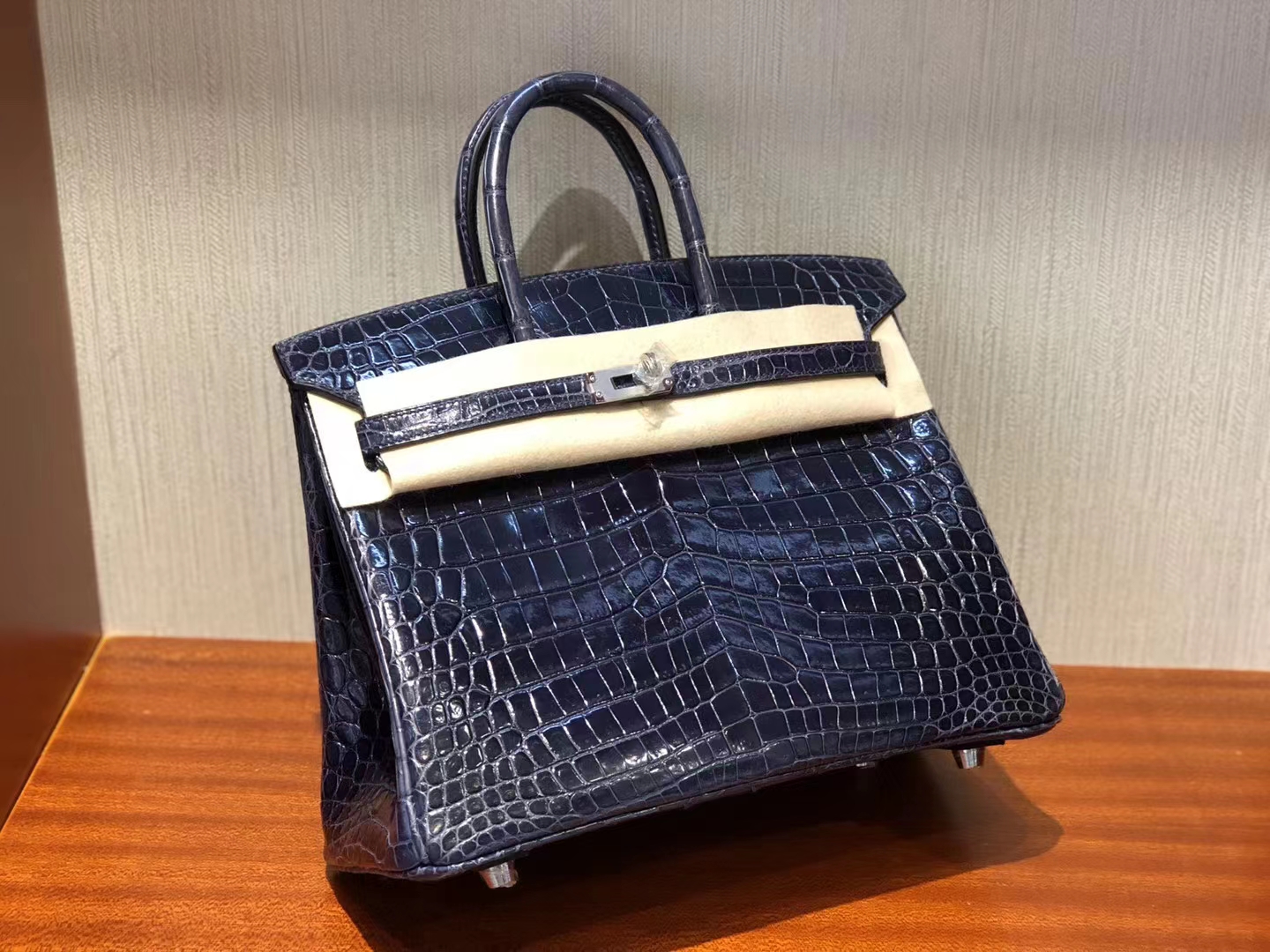 Hermès（爱马仕）Birkin 25cm shiny nilo crocodile 亮面两点汨罗鳄 Ck73宝石蓝 蜡线全缝 银扣