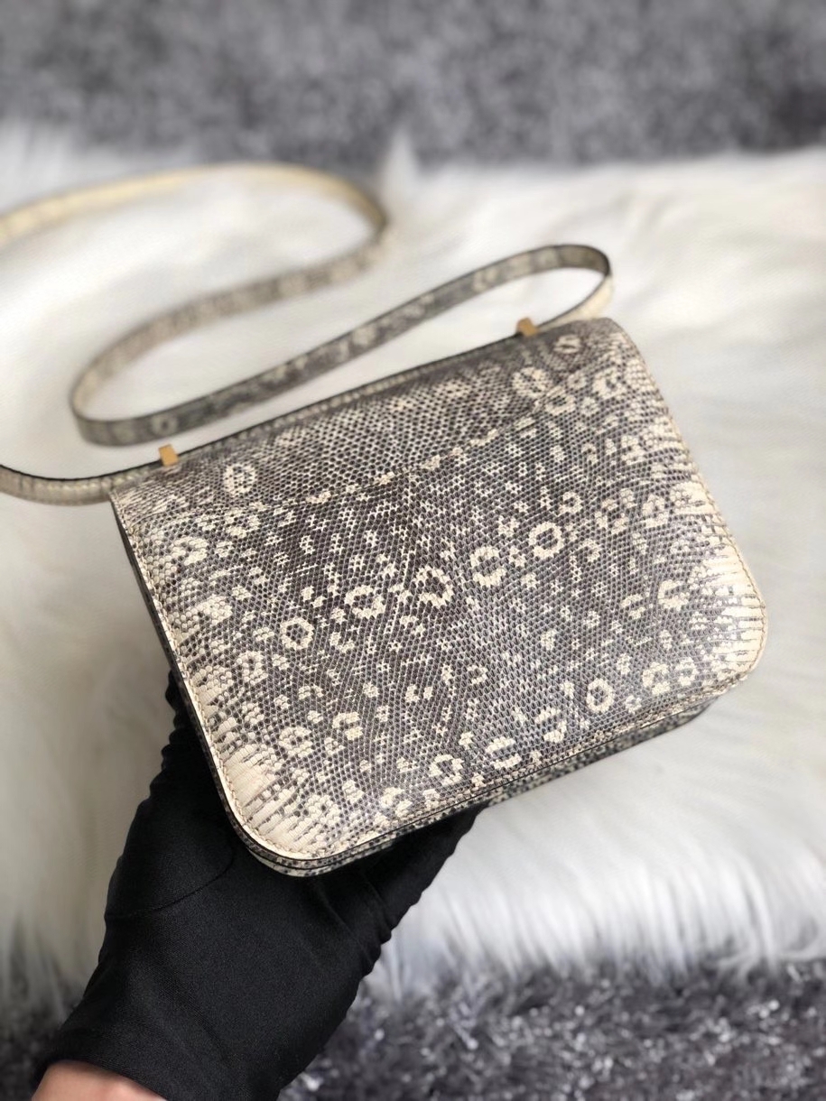 Hermès（爱马仕）Constance 18cm Lizard 进口亮面蜥蜴 01 原色 小喜马拉雅色 金扣 超美