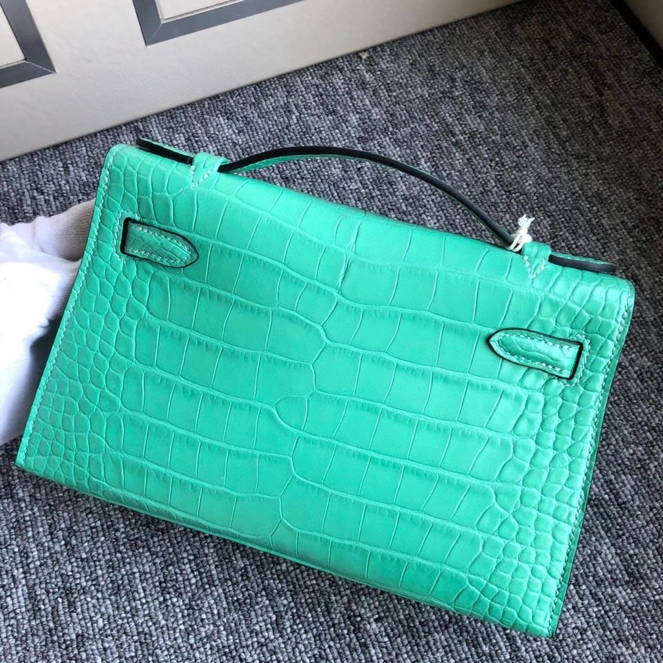 Hermès(爱马仕)Mini pochette 22cm Alligator matt 雾面鳄鱼 6U 薄荷绿 银扣 顶级手缝 现货-拉尔森鳄鱼皮具定制 - 爱马仕包包官网 Hermès(爱马仕)Mini pochette 22cm Alligator matt 雾面鳄鱼 6U 薄荷绿 银扣 顶级手缝 现货