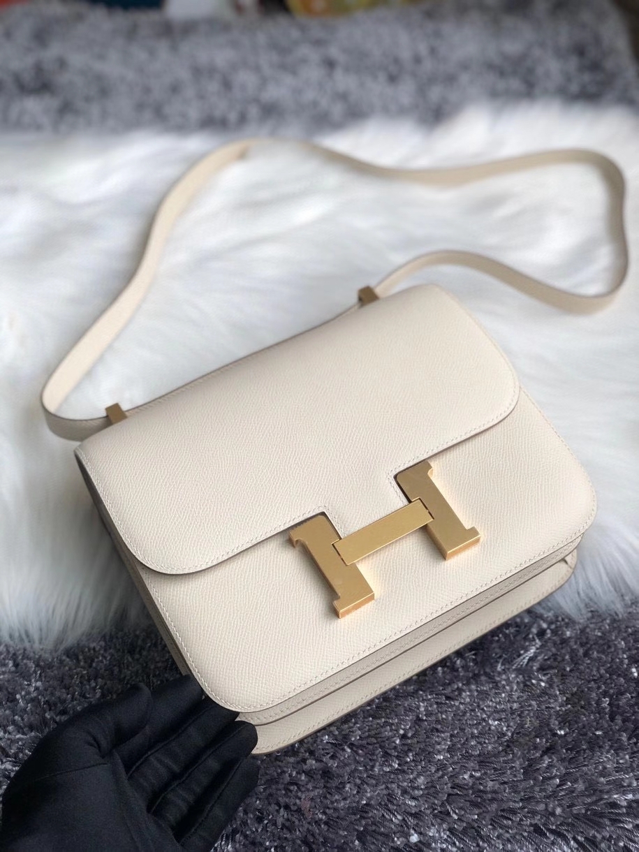Hermès（爱马仕）Constance 24cm Epsom 原厂掌纹皮 ck10奶昔白 craie 金扣 最最最新