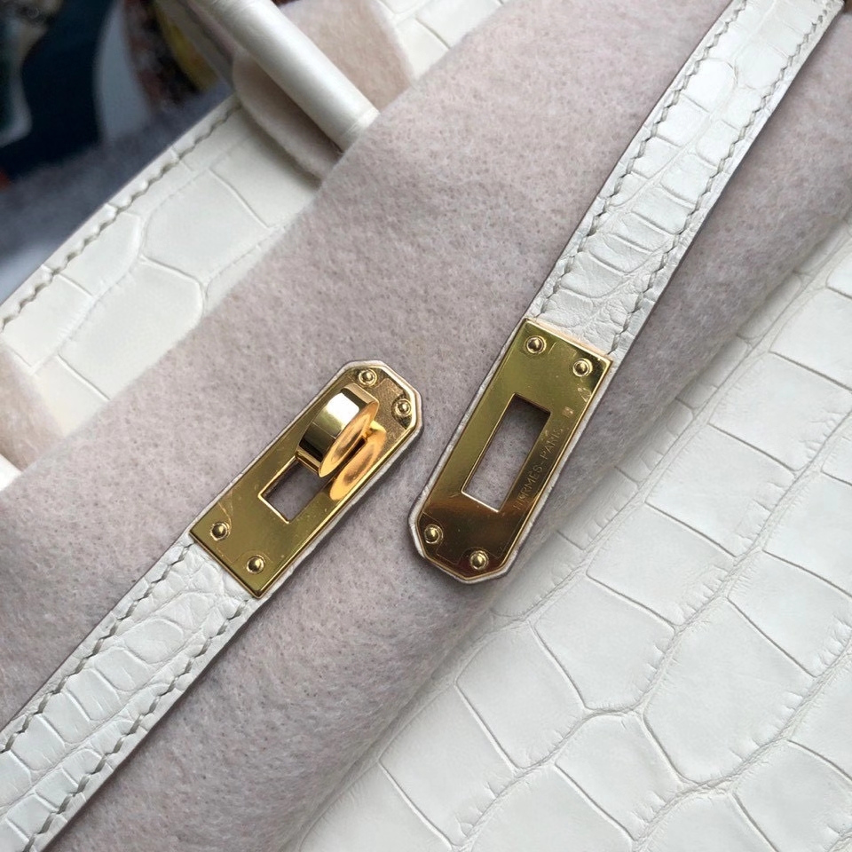 Hermès(爱马仕)Birkin 25cm Alligator matt 雾面鳄鱼 8L 奶油白 Beton 金扣 现货-拉尔森鳄鱼皮具定制 - 爱马仕包包官网 Hermès(爱马仕)Birkin 25cm Alligator matt 雾面鳄鱼 8L 奶油白 Beton 金扣 现货