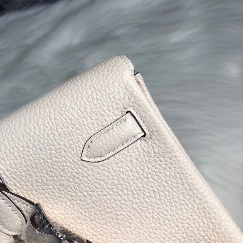 Hermès(爱马仕)Kelly ado ck10 奶昔白 Craie 银扣 顶级手缝 定制-拉尔森鳄鱼皮具定制 - 爱马仕包包官网 Hermès(爱马仕)Kelly ado ck10 奶昔白 Craie 银扣 顶级手缝 定制