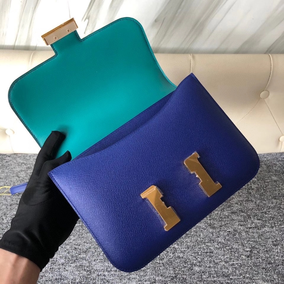 Hermès(爱马仕)Constance 24cm Epsom 原厂掌纹皮 7T 电光蓝内拼孔雀绿 马蹄印 金扣 顶级手缝 现货-拉尔森鳄鱼皮具定制 - 爱马仕包包官网 Hermès(爱马仕)Constance 24cm Epsom 原厂掌纹皮 7T 电光蓝内拼孔雀绿 马蹄印 金扣 顶级手缝 现货