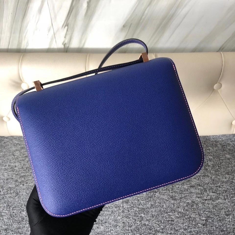 Hermès（爱马仕）Constance 24cm Epsom 原厂掌纹皮  7T 电光蓝内拼唇膏粉 唇膏粉线  玫瑰金扣 rose gold 现货