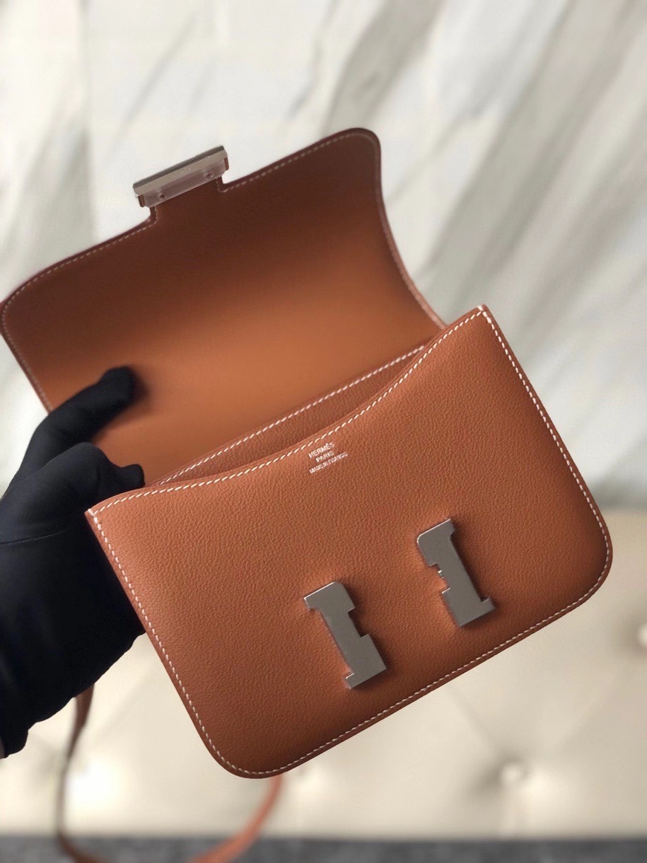 Hermès（爱马仕）Constance 18cm Evecolor ck37 金棕色 Gold 银扣  现货