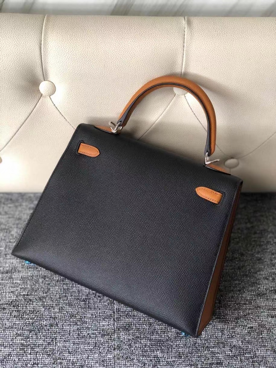 Hermès(爱马仕)Kelly 25cm 原厂掌纹皮 Epsom ck89 黑色 Noir 拼 1H 太妃色 银扣 马蹄印 顶级手缝 现货-拉尔森鳄鱼皮具定制 - 爱马仕包包官网 Hermès(爱马仕)Kelly 25cm 原厂掌纹皮 Epsom ck89 黑色 Noir 拼 1H 太妃色 银扣 马蹄印 顶级手缝 现货