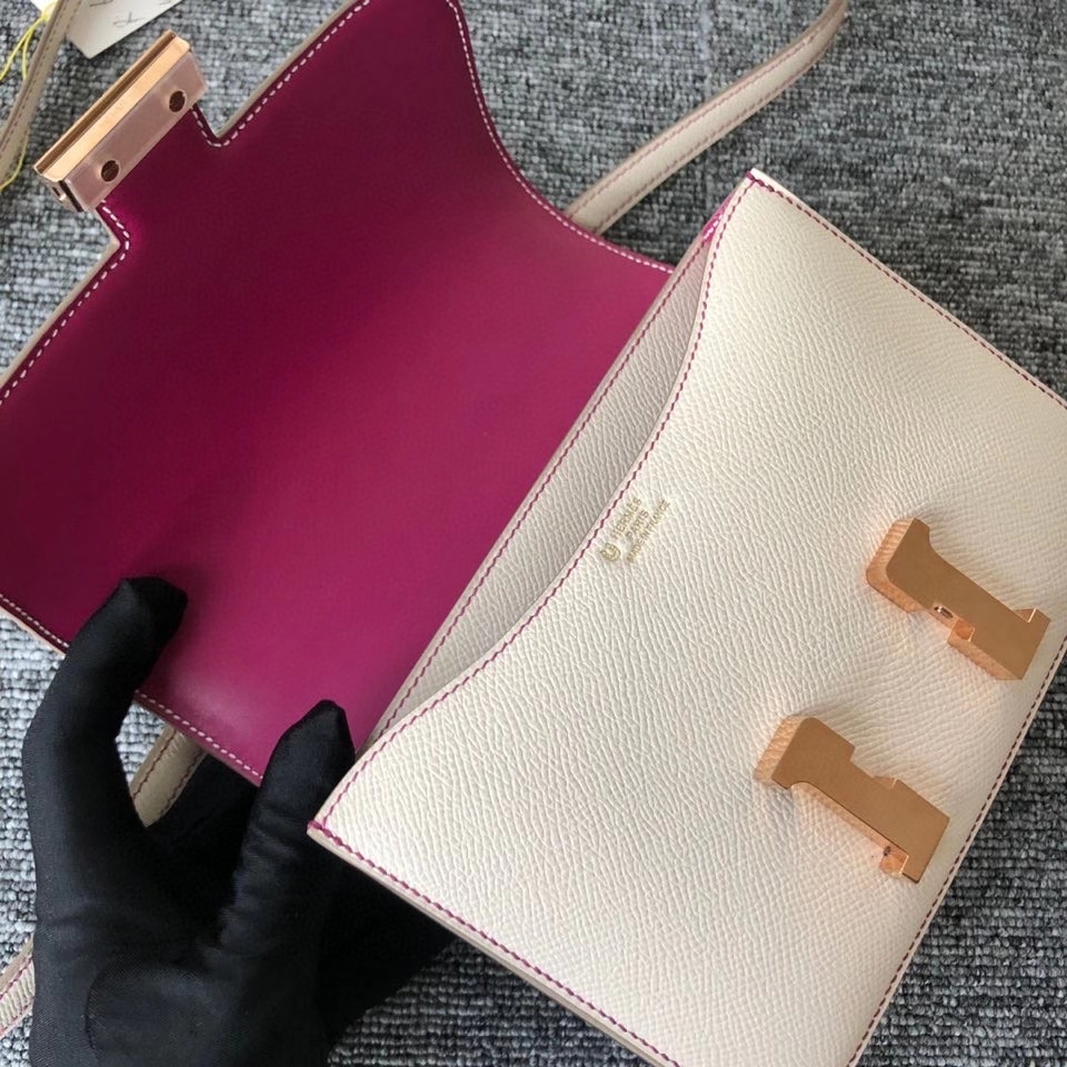 Hermès(爱马仕)Constance 18cm Epsom 原厂掌纹皮 ck10 奶昔白 内拼 玫瑰紫 金扣 马蹄印 定制-拉尔森鳄鱼皮具定制 - 爱马仕包包官网 Hermès(爱马仕)Constance 18cm Epsom 原厂掌纹皮 ck10 奶昔白 内拼 玫瑰紫 金扣 马蹄印 定制