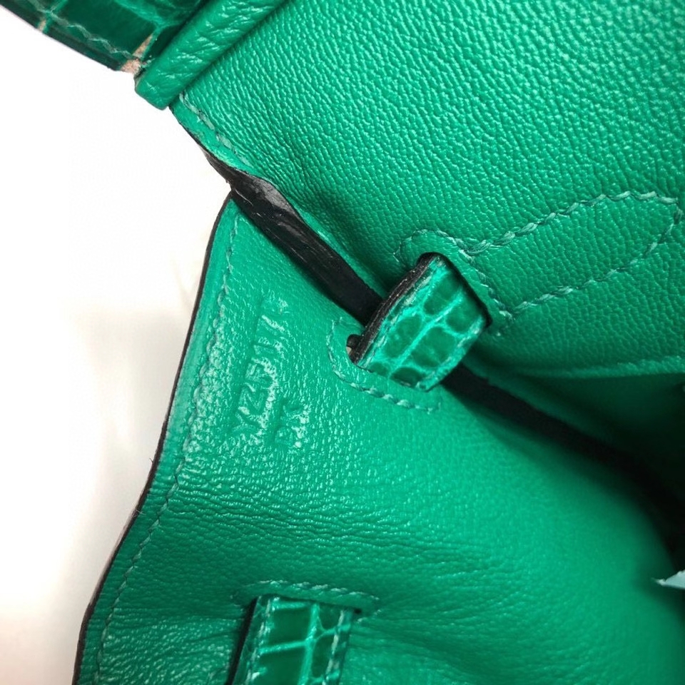 Hermès(爱马仕)Birkin 25cm Porosus shiny 亮面澳洲湾鳄鳄鱼 7Q翡翠绿 金扣 正品五金 定制-拉尔森鳄鱼皮具定制 - 爱马仕包包官网 Hermès(爱马仕)Birkin 25cm Porosus shiny 亮面澳洲湾鳄鳄鱼 7Q翡翠绿 金扣 正品五金 定制