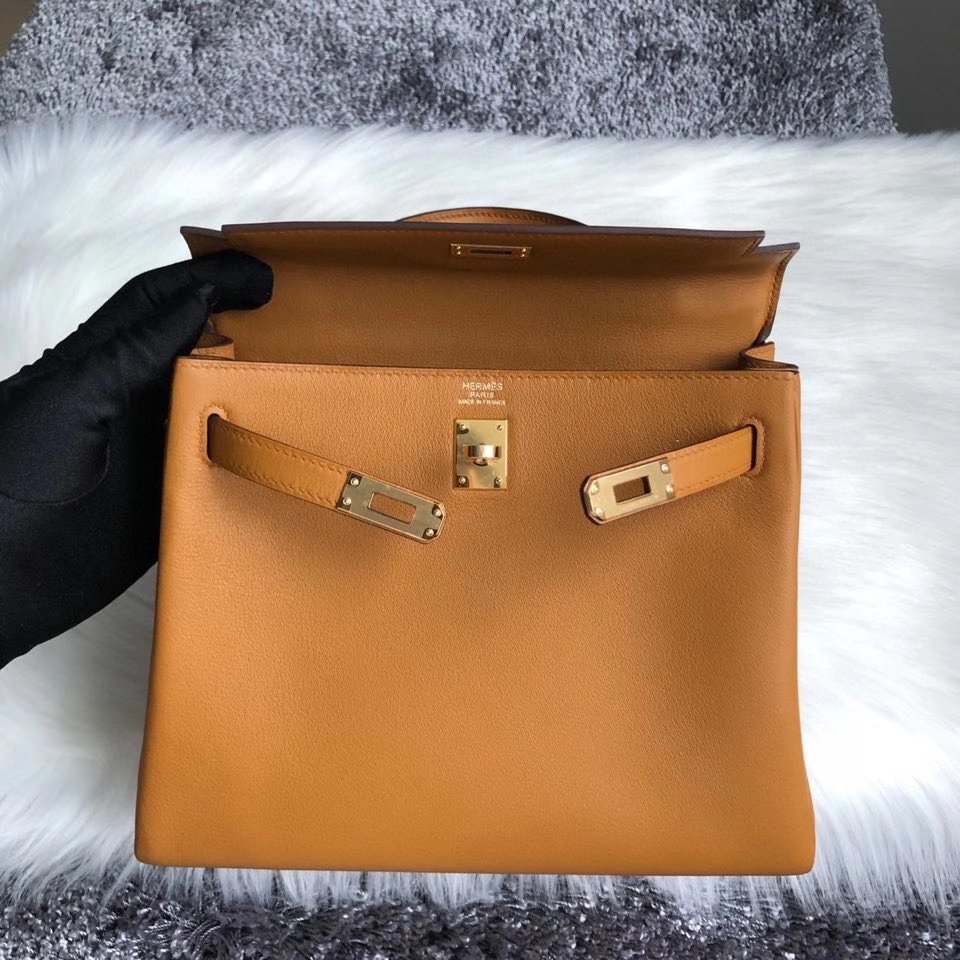 Hermès(爱马仕)Kelly 25cm Swift 芝麻色 芝麻黄 Sesame 金扣 顶级手缝-拉尔森鳄鱼皮具定制 - 爱马仕包包官网 Hermès(爱马仕)Kelly 25cm Swift 芝麻色 芝麻黄 Sesame 金扣 顶级手缝