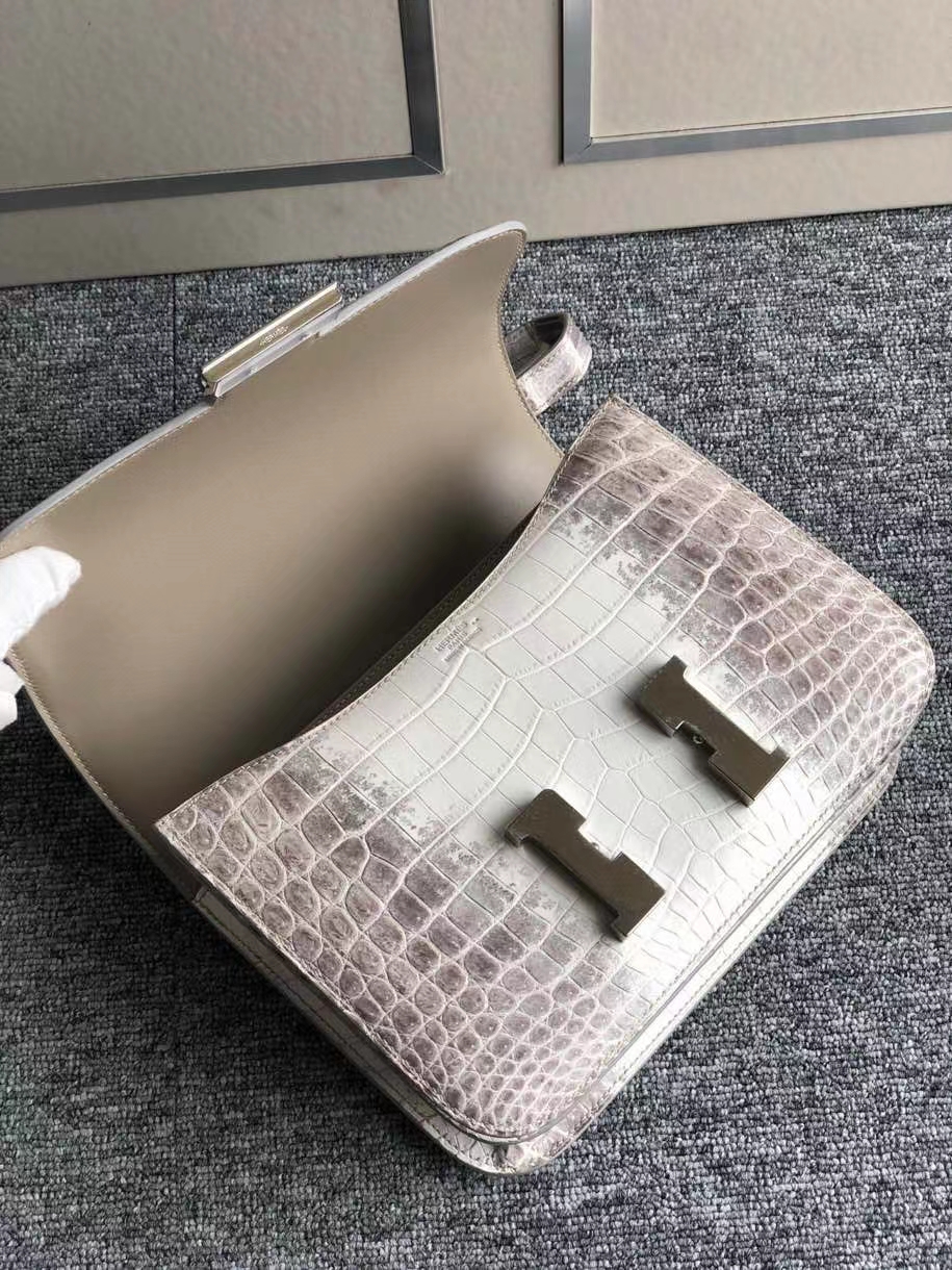 Hermès(爱马仕)Constance 24cm Himalaya 喜马拉雅 银扣 包中皇后 品相超美 顶级手缝 现货-拉尔森鳄鱼皮具定制 - 爱马仕包包官网 Hermès(爱马仕)Constance 24cm Himalaya 喜马拉雅 银扣 包中皇后 品相超美 顶级手缝 现货
