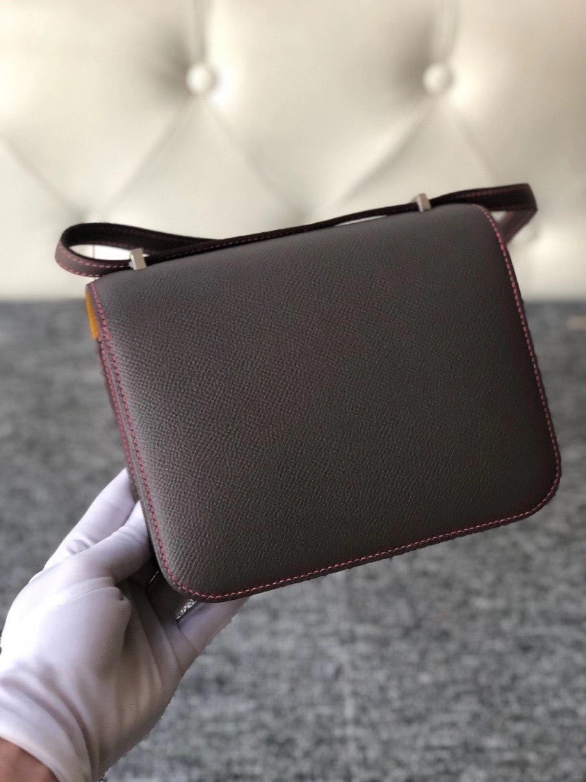 Hermès（爱马仕）Constance18cm Epsom 原厂掌纹皮 8F 锡器灰内拼琥珀黄 银扣 唇膏粉线 马蹄印 现货