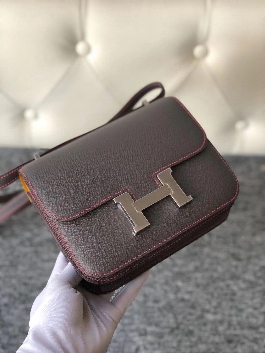 Hermès（爱马仕）Constance18cm Epsom 原厂掌纹皮 8F 锡器灰内拼琥珀黄 银扣 唇膏粉线 马蹄印 现货