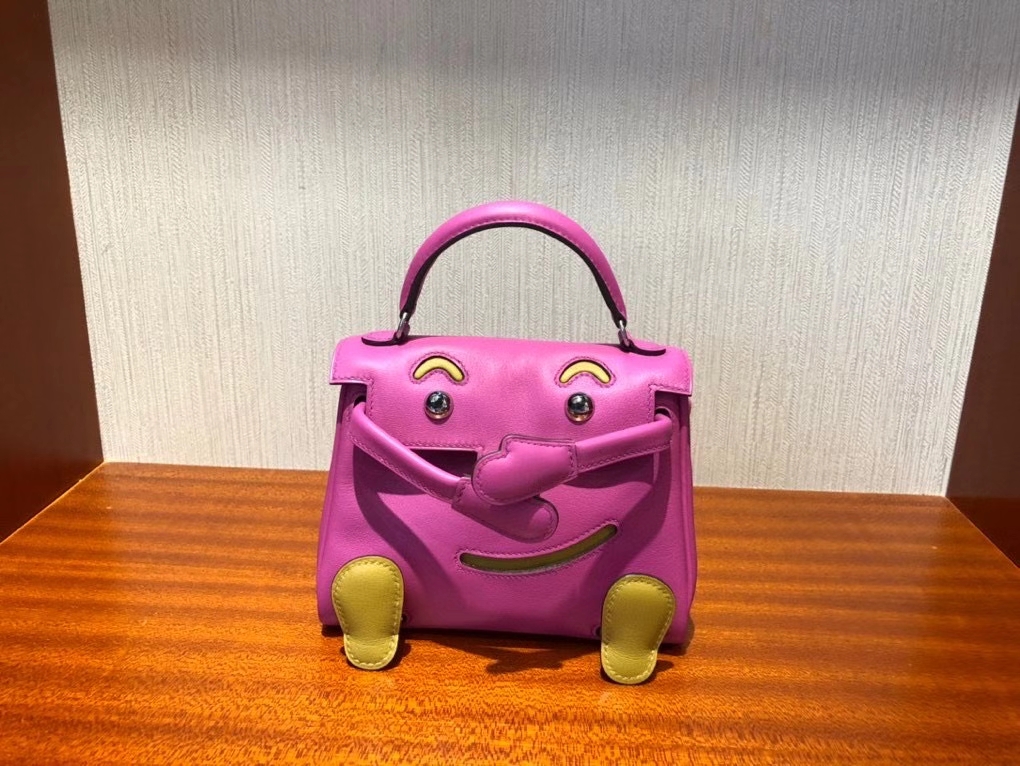 Hermès（爱马仕）Kelly doll swift 玉兰粉拼芝麻黄 银扣