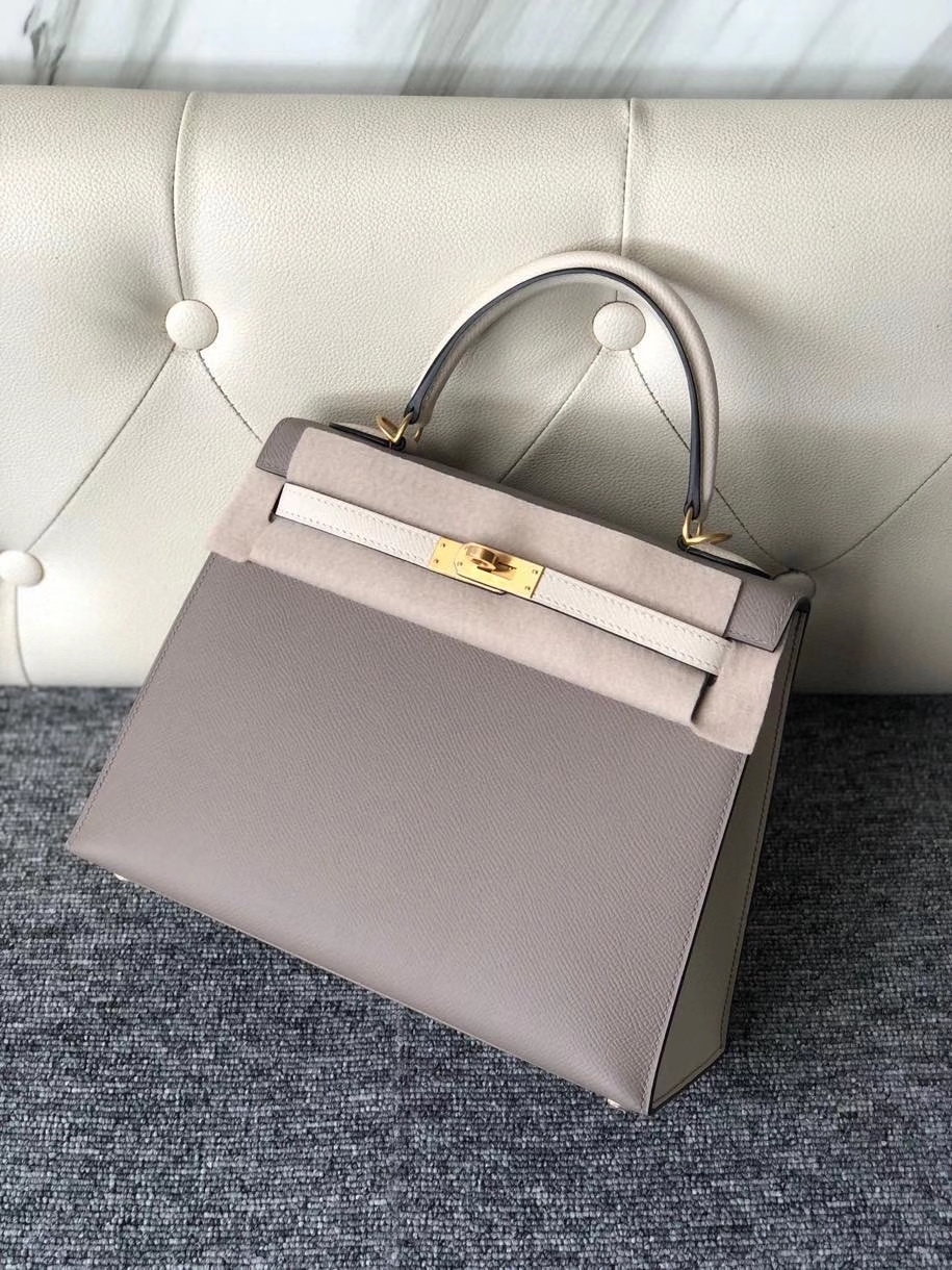 Hermès(爱马仕)Kelly 25cm Epsom 原厂掌纹皮 M8 沥青灰拼 ck10 奶昔白 拉丝金扣 马蹄印 顶级手缝 现货-拉尔森鳄鱼皮具定制 - 爱马仕包包官网 Hermès(爱马仕)Kelly 25cm Epsom 原厂掌纹皮 M8 沥青灰拼 ck10 奶昔白 拉丝金扣 马蹄印 顶级手缝 现货