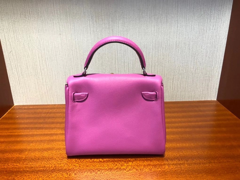 Hermès（爱马仕）Kelly doll swift 玉兰粉拼芝麻黄 银扣