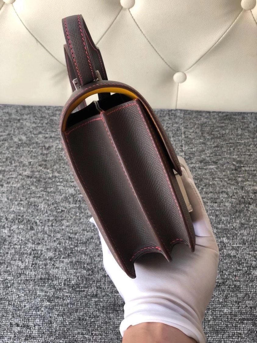 Hermès（爱马仕）Constance18cm Epsom 原厂掌纹皮 8F 锡器灰内拼琥珀黄 银扣 唇膏粉线 马蹄印 现货