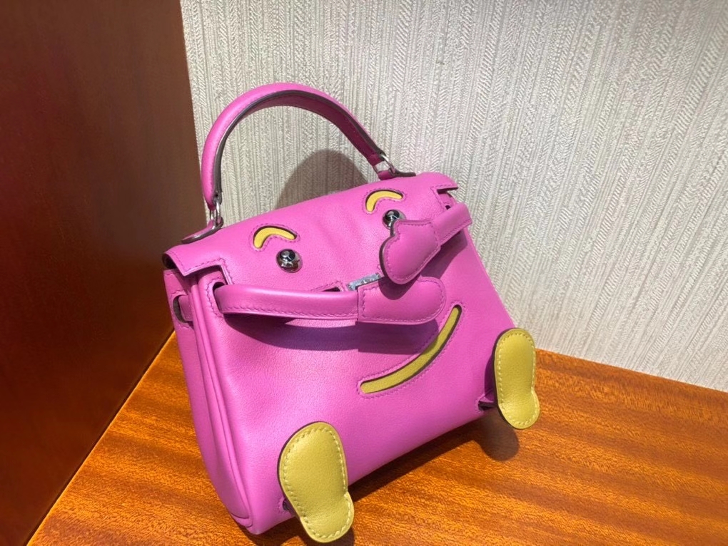 Hermès（爱马仕）Kelly doll swift 玉兰粉拼芝麻黄 银扣