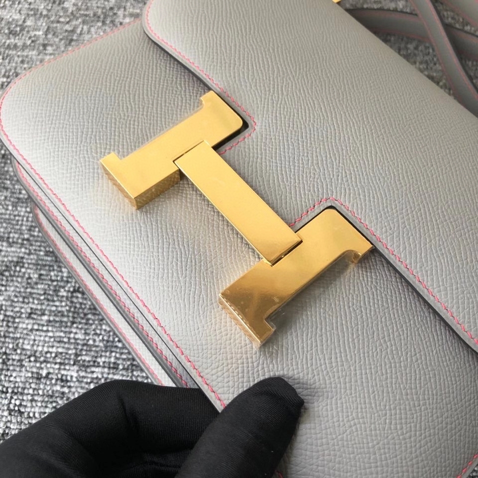 Hermès（爱马仕）Constance 24cm Epsom 原厂掌纹皮 4Z 海鸥灰 内拼唇膏粉 金扣 马蹄印 顶级手缝 现货