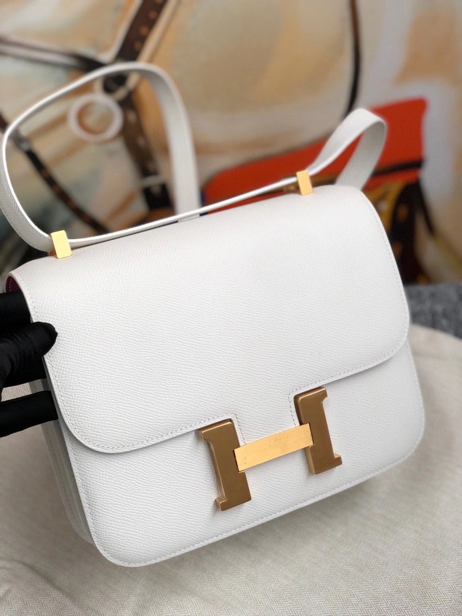 Hermès（爱马仕）Constance 24cm Epsom 原厂掌纹皮 01纯白 White 内拼玫瑰紫 拉丝金扣 现货