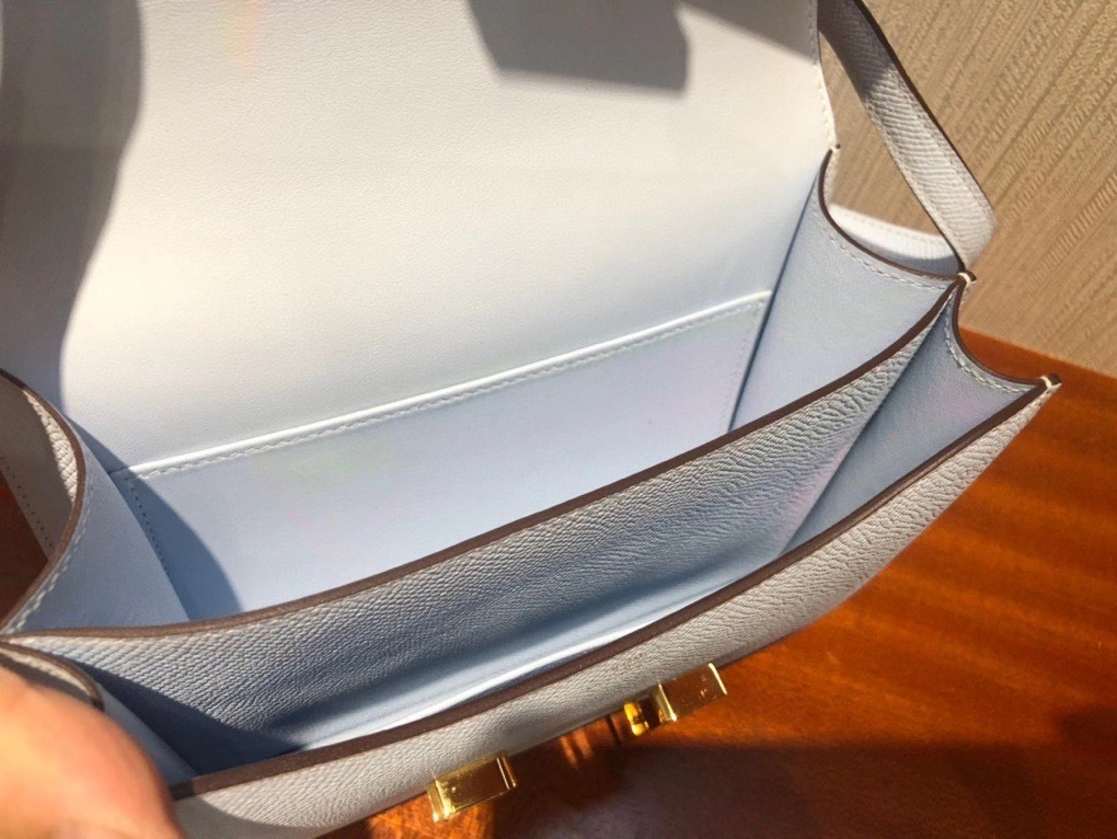 Hermès（爱马仕）最最新Y刻 正品 Constance18cm Epsom T0雾蓝色 金扣