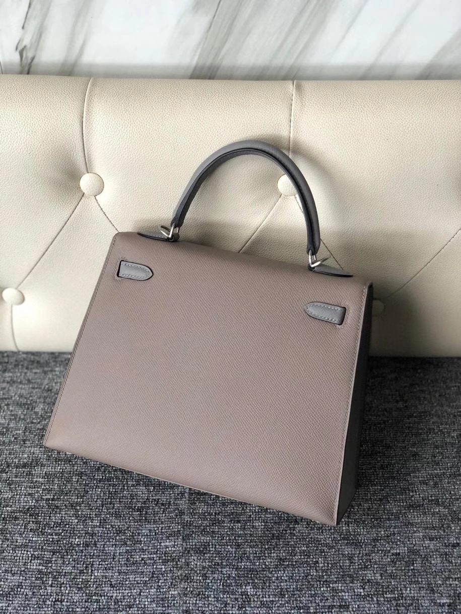 Hermès(爱马仕)Kelly 25cm Epsom 原厂掌纹皮 M8 沥青灰拼 4Z 海鸥灰 拉丝银扣 马蹄印 顶级手缝 现货-拉尔森鳄鱼皮具定制 - 爱马仕包包官网 Hermès(爱马仕)Kelly 25cm Epsom 原厂掌纹皮 M8 沥青灰拼 4Z 海鸥灰 拉丝银扣 马蹄印 顶级手缝 现货