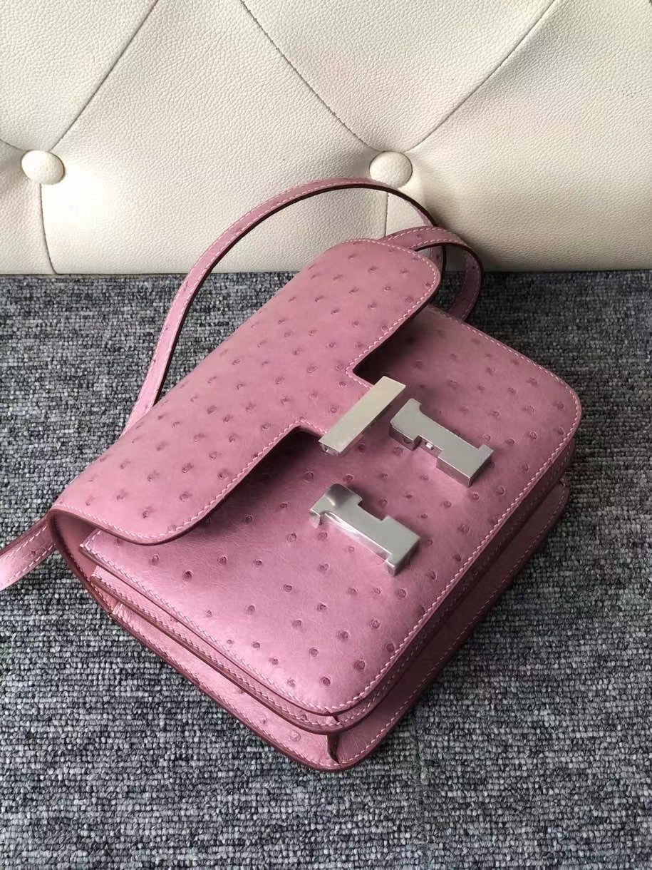 Hermès（爱马仕）Constance 18cm Ostrich kk 鸵鸟 薰衣草粉  银扣 顶级手缝 现货