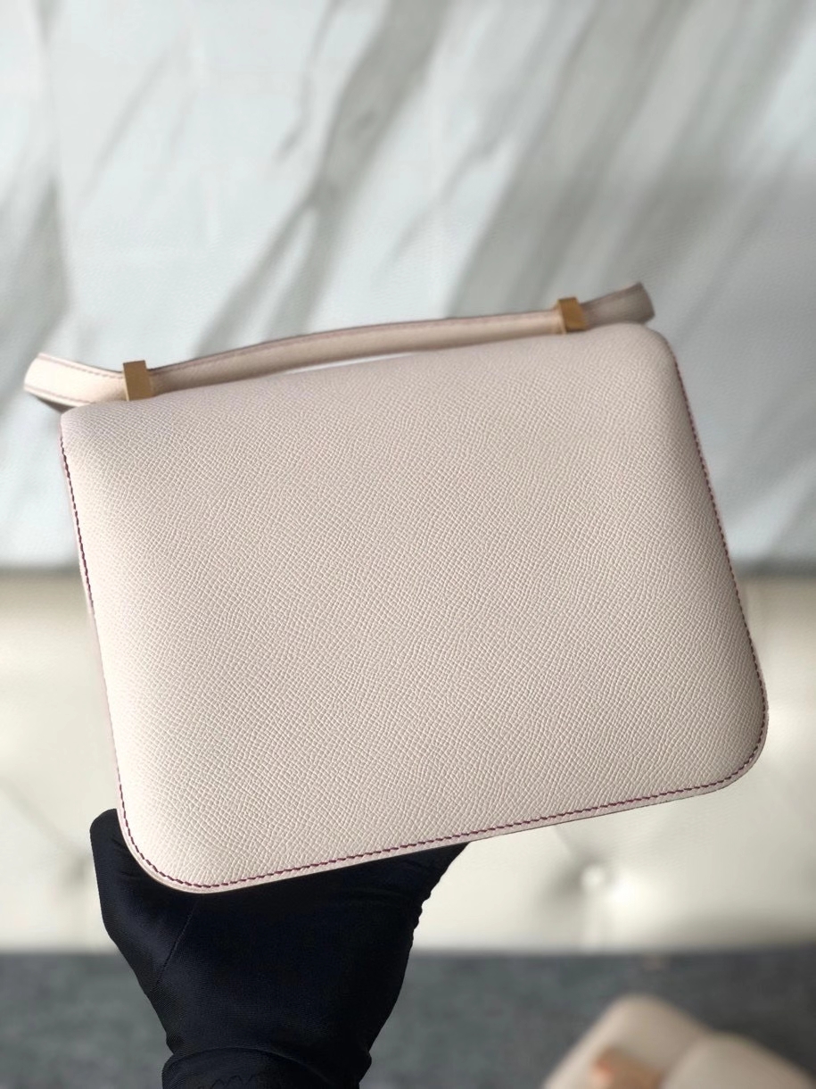 Hermès（爱马仕）Constance 24cm Epsom 原厂掌纹皮 ck10 奶昔白 内拼 玫瑰紫 金扣 马蹄印 定制