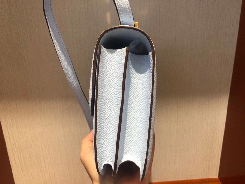 Hermès（爱马仕）最最新Y刻 正品 Constance18cm Epsom T0雾蓝色 金扣