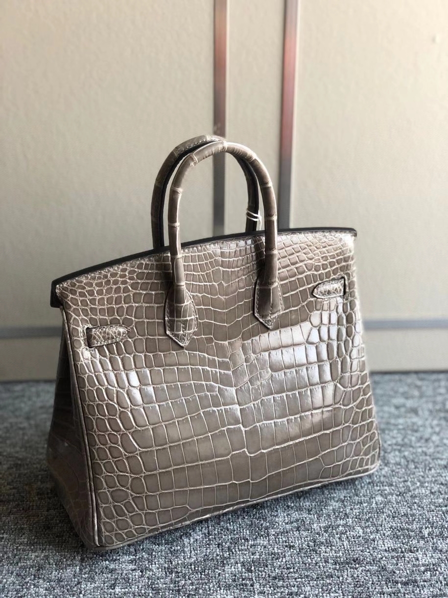 Hermès(爱马仕)Birkin 25cm Crocodile shiny 亮面鳄鱼 ck81 斑鸠灰 Gris T 银扣 顶级手缝 现货-拉尔森鳄鱼皮具定制 - 爱马仕包包官网 Hermès(爱马仕)Birkin 25cm Crocodile shiny 亮面鳄鱼 ck81 斑鸠灰 Gris T 银扣 顶级手缝 现货
