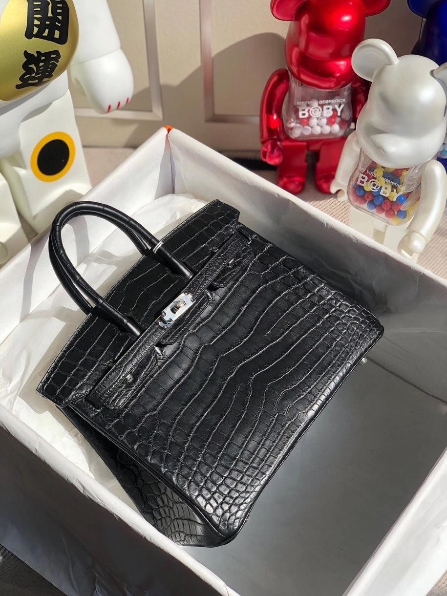 Hermès(爱马仕)Birkin 25cm Crocodile shiny 雾面鳄鱼 ck89 黑色 金扣 顶级手缝 品相完美 现货-拉尔森鳄鱼皮具定制 - 爱马仕包包官网 Hermès(爱马仕)Birkin 25cm Crocodile shiny 雾面鳄鱼 ck89 黑色 金扣 顶级手缝 品相完美 现货