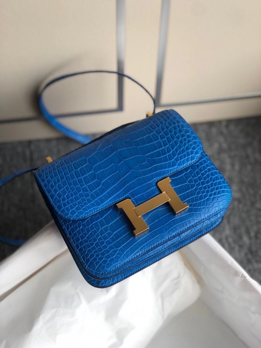 Hermès（爱马仕）Constance 18cm Alligtaor matt 雾面鳄鱼 7Ｑ希腊蓝 金扣 顶级手缝