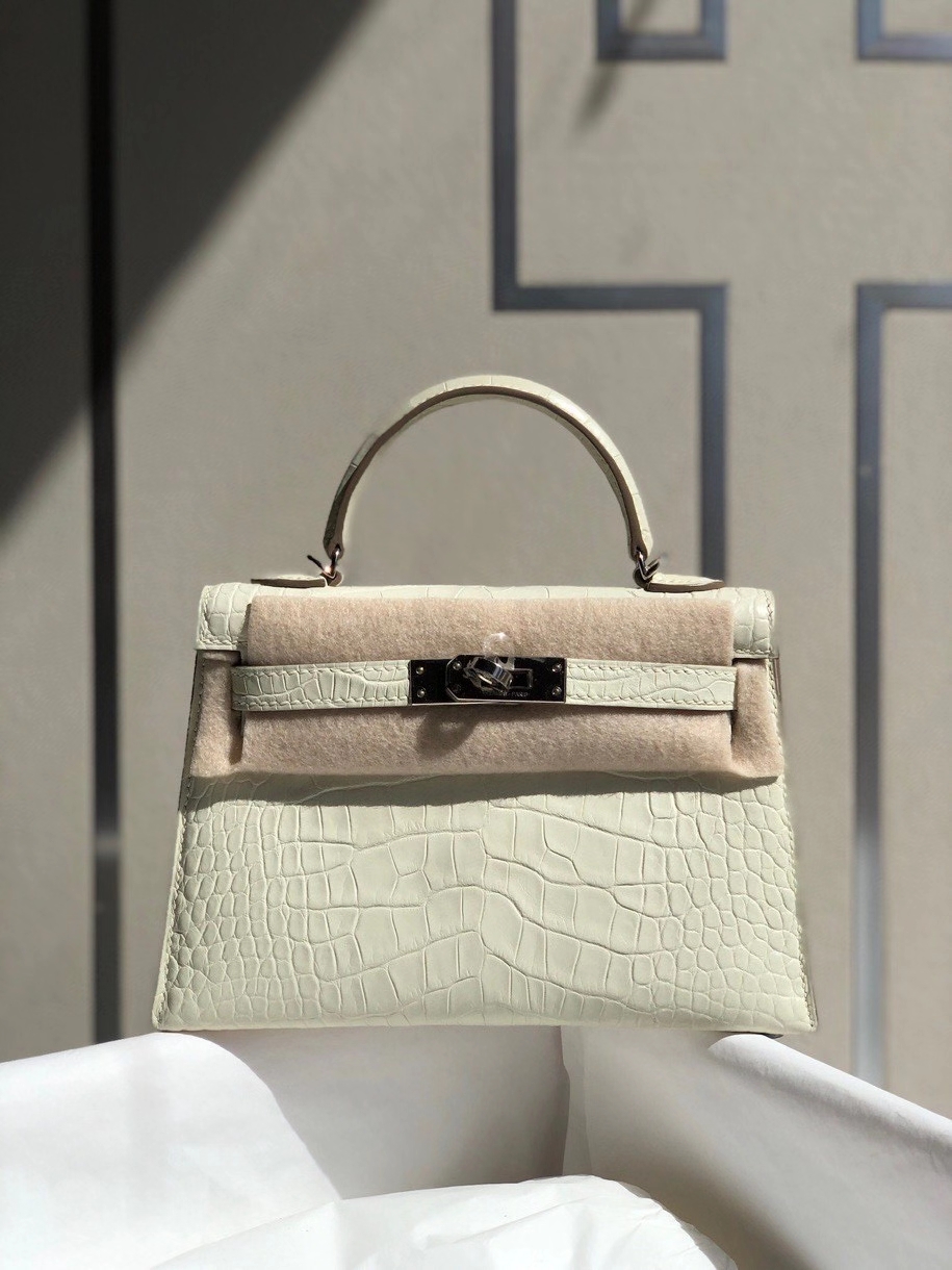 Hermès（爱马仕）Mini kelly ll alligator matt 雾面鳄鱼 8L 奶油白 银扣 顶级手缝 小可爱 现货