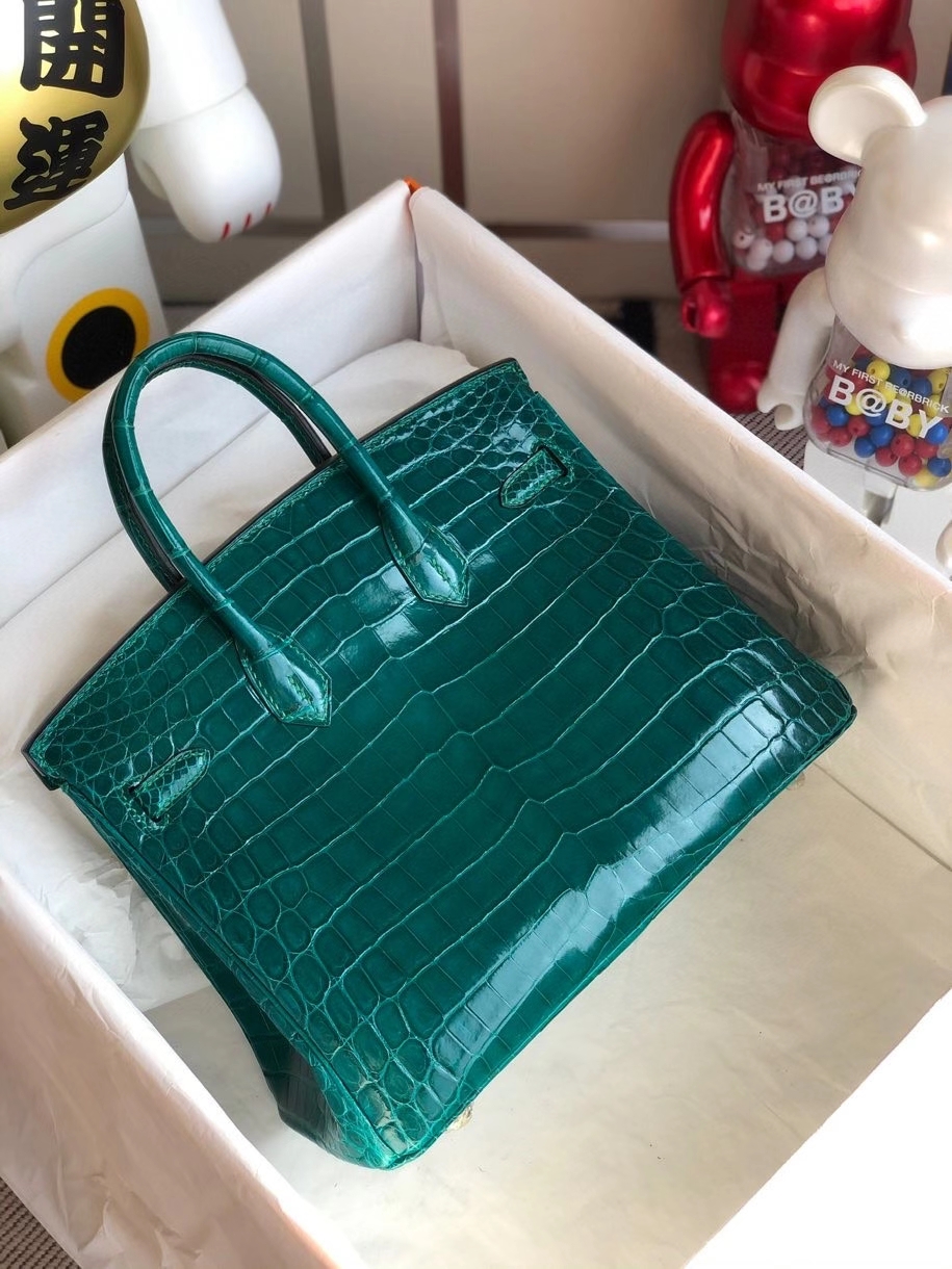 Hermès(爱马仕)Birkin 25cm Crocodile shiny 亮面鳄鱼 ck67 祖母绿 Vert fonce 金扣 顶级手缝 现货-拉尔森鳄鱼皮具定制 - 爱马仕包包官网 Hermès(爱马仕)Birkin 25cm Crocodile shiny 亮面鳄鱼 ck67 祖母绿 Vert fonce 金扣 顶级手缝 现货