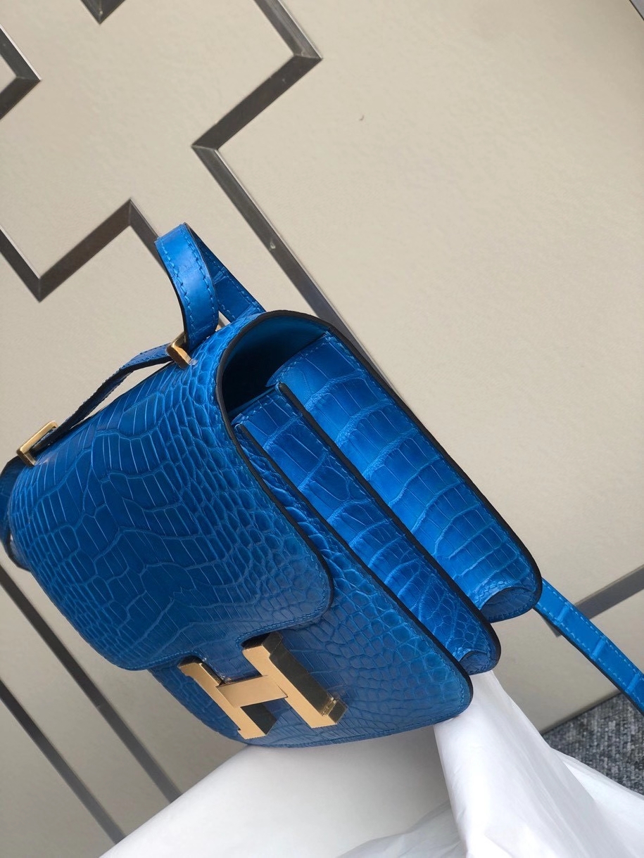 Hermès（爱马仕）Constance 18cm Alligtaor matt 雾面鳄鱼 7Ｑ希腊蓝 金扣 顶级手缝
