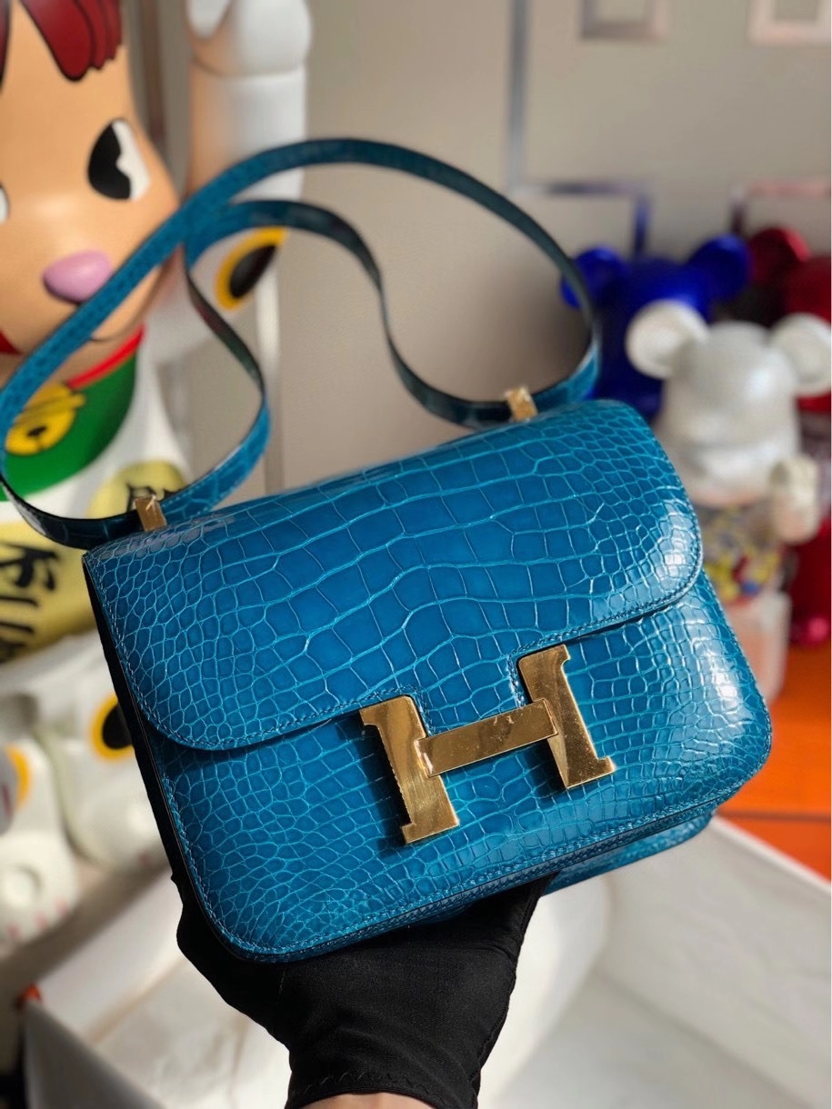Hermès(爱马仕)Constance 24cm Alligator shiny 亮面鳄鱼 7w 伊兹密尔蓝 金扣 顶级手缝 现货-拉尔森鳄鱼皮具定制 - 爱马仕包包官网 Hermès(爱马仕)Constance 24cm Alligator shiny 亮面鳄鱼 7w 伊兹密尔蓝 金扣 顶级手缝 现货