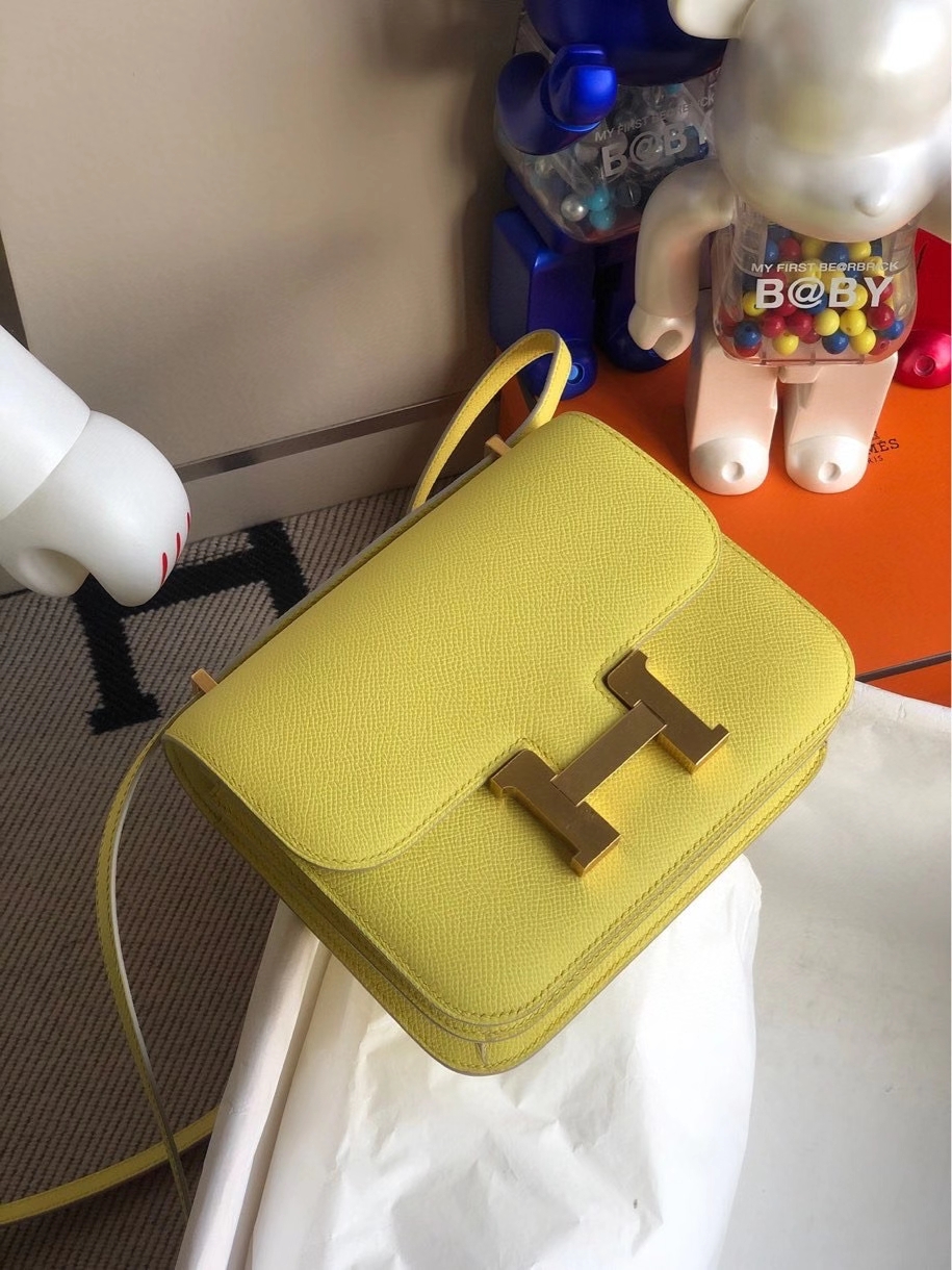 Hermès（爱马仕）Constance 18cm Epsom 原厂掌纹皮 C9 鹅蛋黄 金扣 顶级手缝 定制