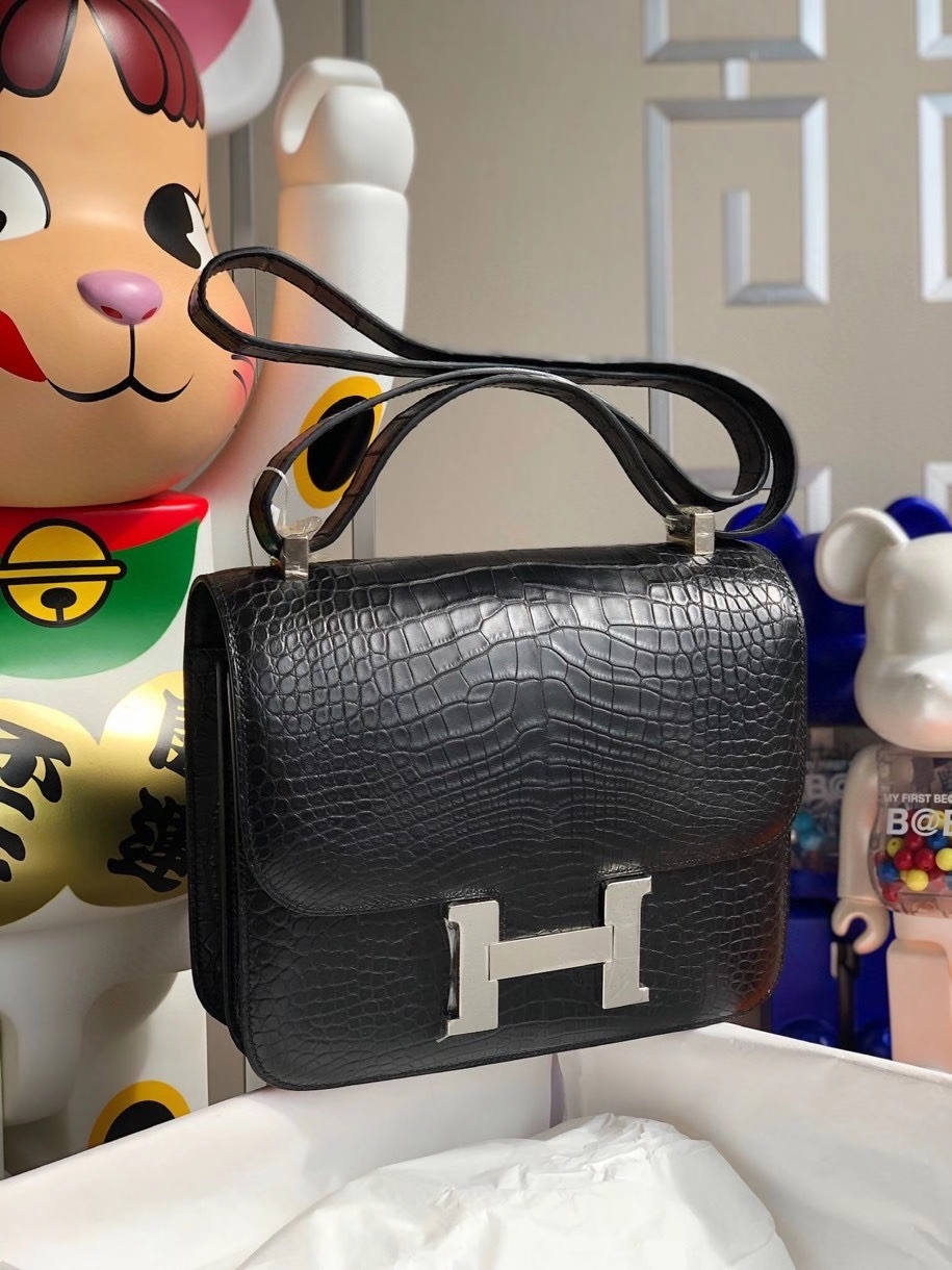 Hermès（爱马仕）Constance 24cm Alligator matt 雾面鳄鱼 ck89 黑色 Noir 银扣 顶级手缝 现货