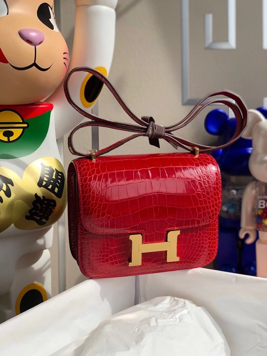 Hermès（爱马仕）Constance 18cm Alligator shiny 亮面鳄鱼 ck95 法拉利红 Braise 金扣 顶级手缝 现货