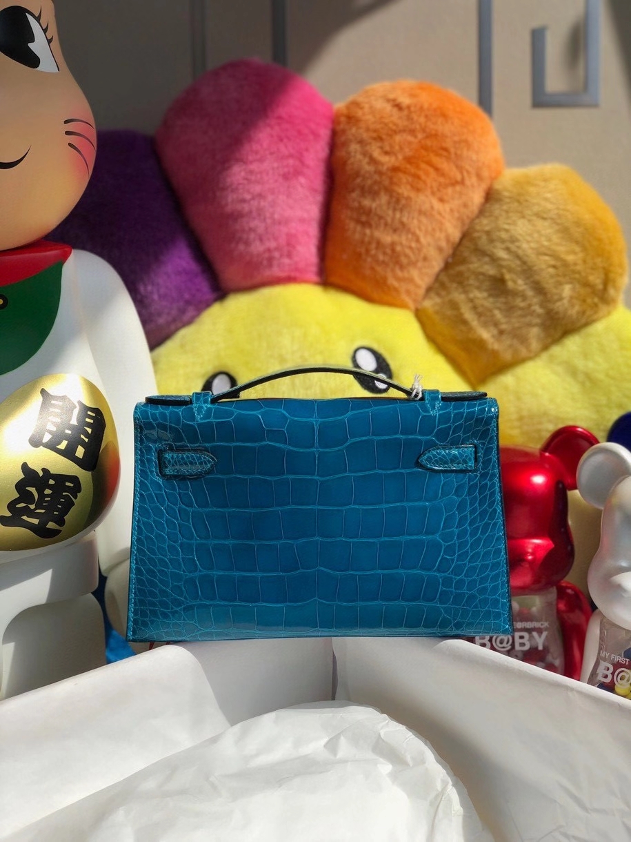Hermès(爱马仕)Mini kelly pochette 22cm Alligator shiny 亮面鳄鱼 7w 伊兹密尔蓝 金扣 顶级手缝 晚宴包 现货-拉尔森鳄鱼皮具定制 - 爱马仕包包官网 Hermès(爱马仕)Mini kelly pochette 22cm Alligator shiny 亮面鳄鱼 7w 伊兹密尔蓝 金扣 顶级手缝 晚宴包 现货