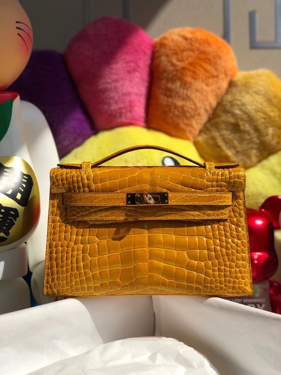 Hermès（爱马仕）Mini kelly pochette 22cm Alligator shiny 亮面鳄鱼 琥珀黄 Ambre 金扣 晚宴包 拱珠现货