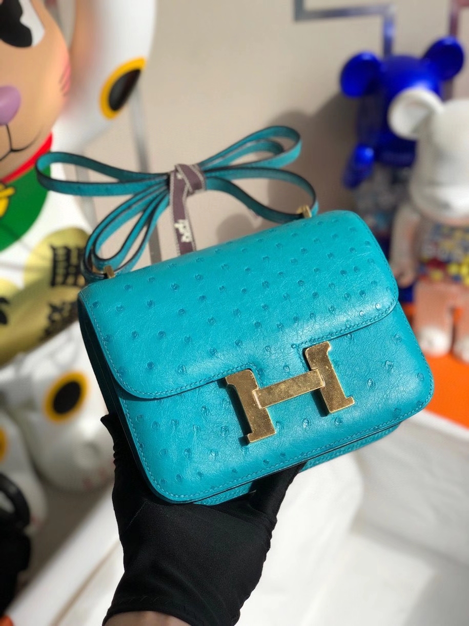 Hermès(爱马仕)Constance 18cm Ostrich kk 鸵鸟 7F 孔雀蓝 金扣 顶级手缝 现货-拉尔森鳄鱼皮具定制 - 爱马仕包包官网 Hermès(爱马仕)Constance 18cm Ostrich kk 鸵鸟 7F 孔雀蓝 金扣 顶级手缝 现货