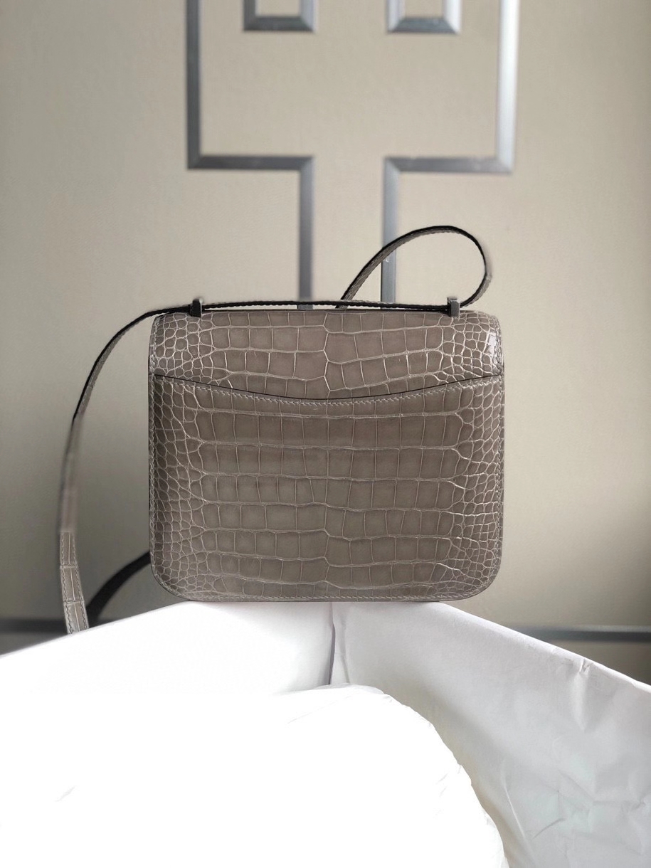 Hermès（爱马仕）Constance 18cm Alligtaor matt 雾面鳄鱼 ck81 斑鸠灰 银扣 顶级手缝