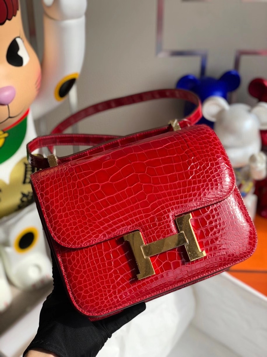 Hermès（爱马仕）Constance 24cm Alligator shiny 亮面鳄鱼 中国红 金扣 顶级手缝 品相完美 现货
